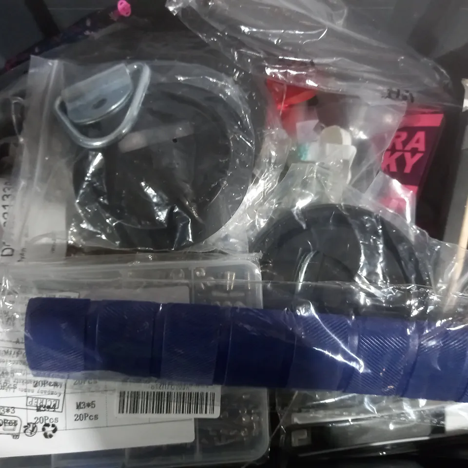 BOX OF 30 ASSORTED ITEMS TO INCLUDE - EXTRA STICKY NOTES - 5000 STAPLES - BERNINA WALKING FOOT ECT
