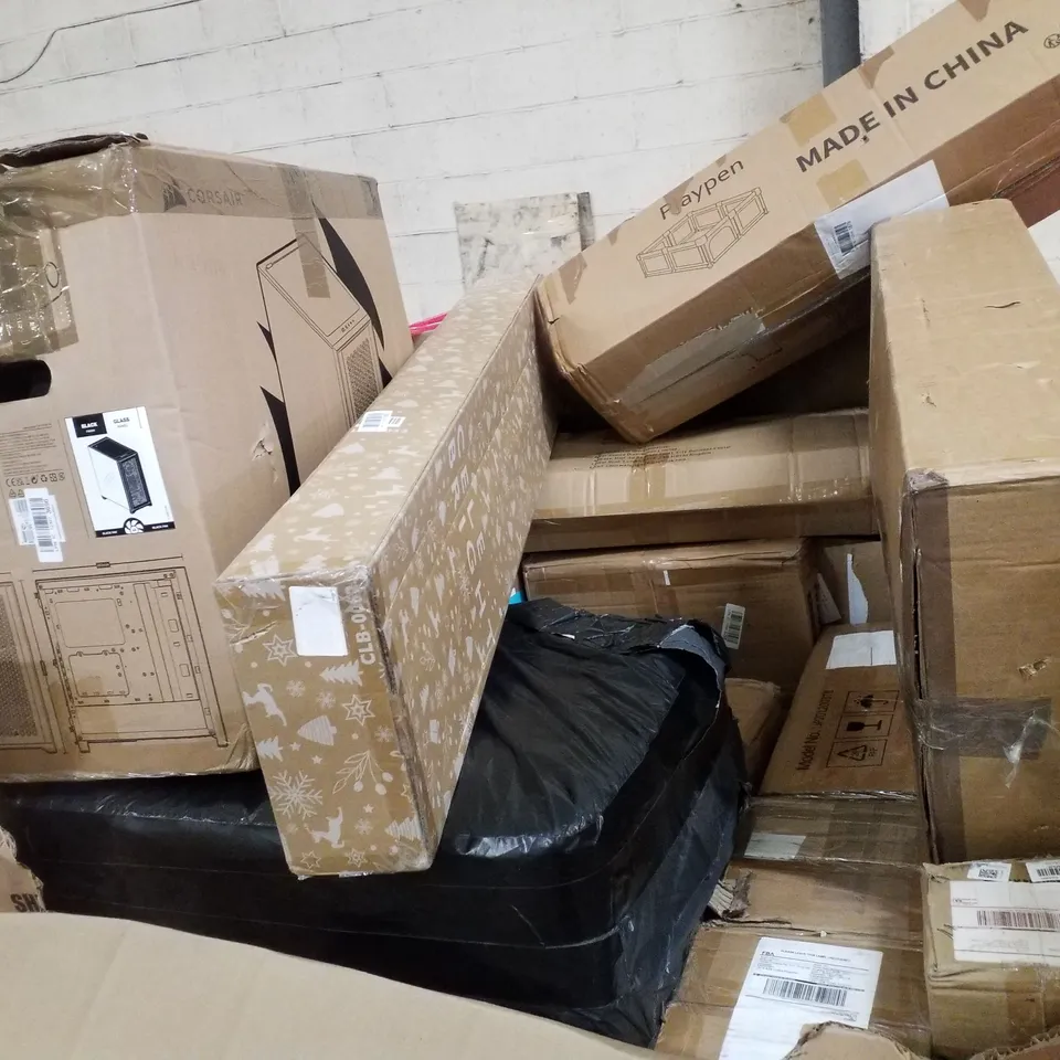 PALLET CONTAINING ASSORTED PRODUCTS INCLUDING OFFICE CHAIR, CHRISTMAS TREE, PLAYPEN