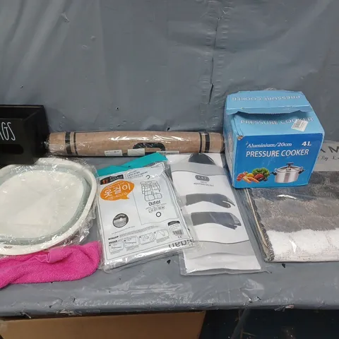 BOX OF APPROXIMATELY 12 ASSORTED HOUSEHOLD ITEMS TO INCLUDE - BATH MAT, 4L PRESSURE COOKER, AND RESTING SPLINT ETC. 