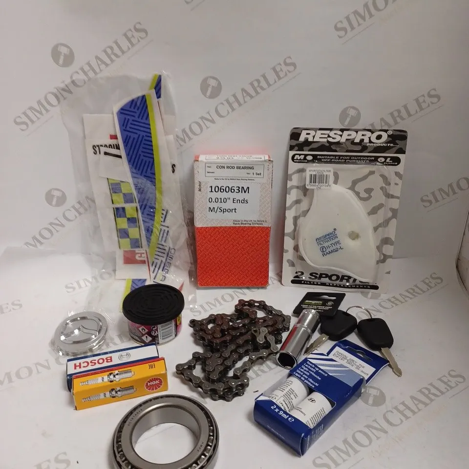 BOX OF APPROXIMATELY 15 ASSORTED VEHICULAR PRODUCTS TO INCLUDE SPARK PLUGS, CON ROD BEARING, TOUCH UP PENCIL ETC 