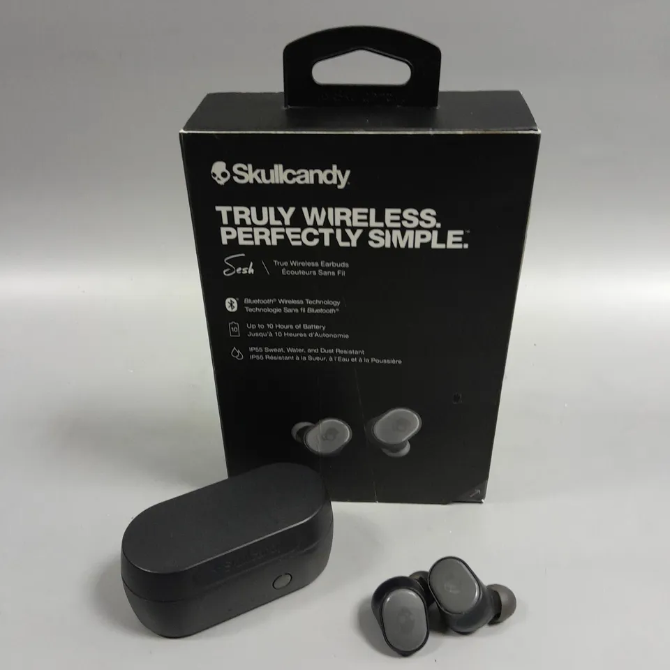 APPROXIMATELY 20 SKULL CANDY SESH WIRELESS EARPHONES 
