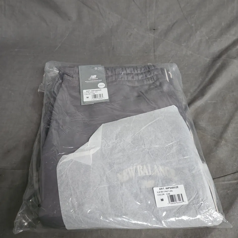 BAGGED NEW BALANCE JOGGERS - SIZE M