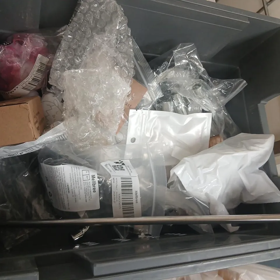 ASSORTED HOUSEHOLD, CRAFT AND SAFETY ITEMS – MIXED LOT