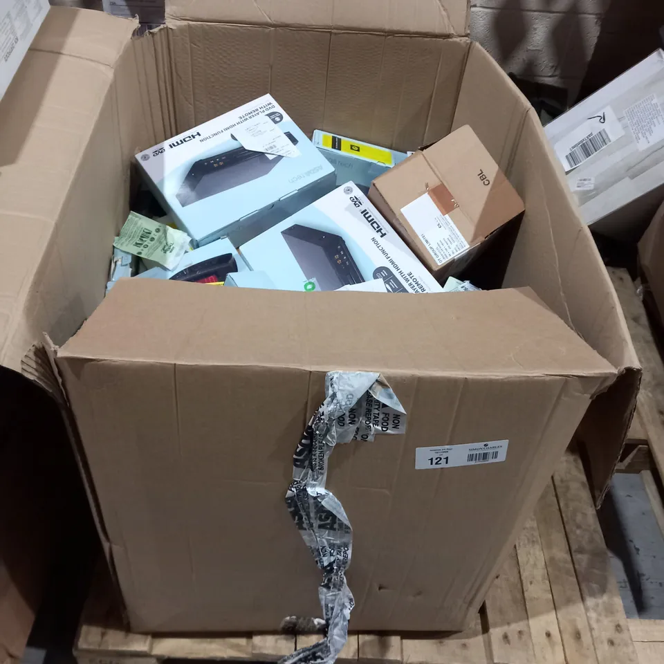 LARGE BOX OF ASSORTED ELECTRICAL GOODS TO INCLUDE;