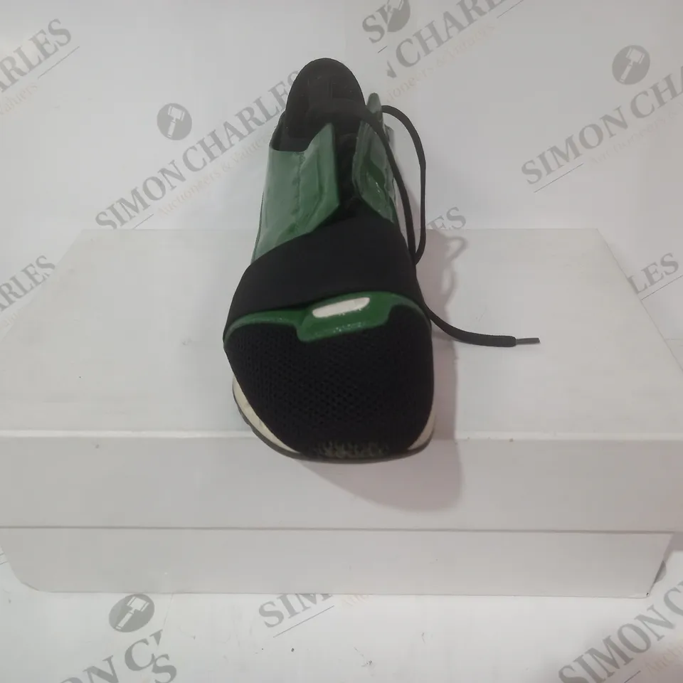 BOXED PAIR OF BALENCIAGA SHOES IN BLACK/GREEN EU SIZE 42