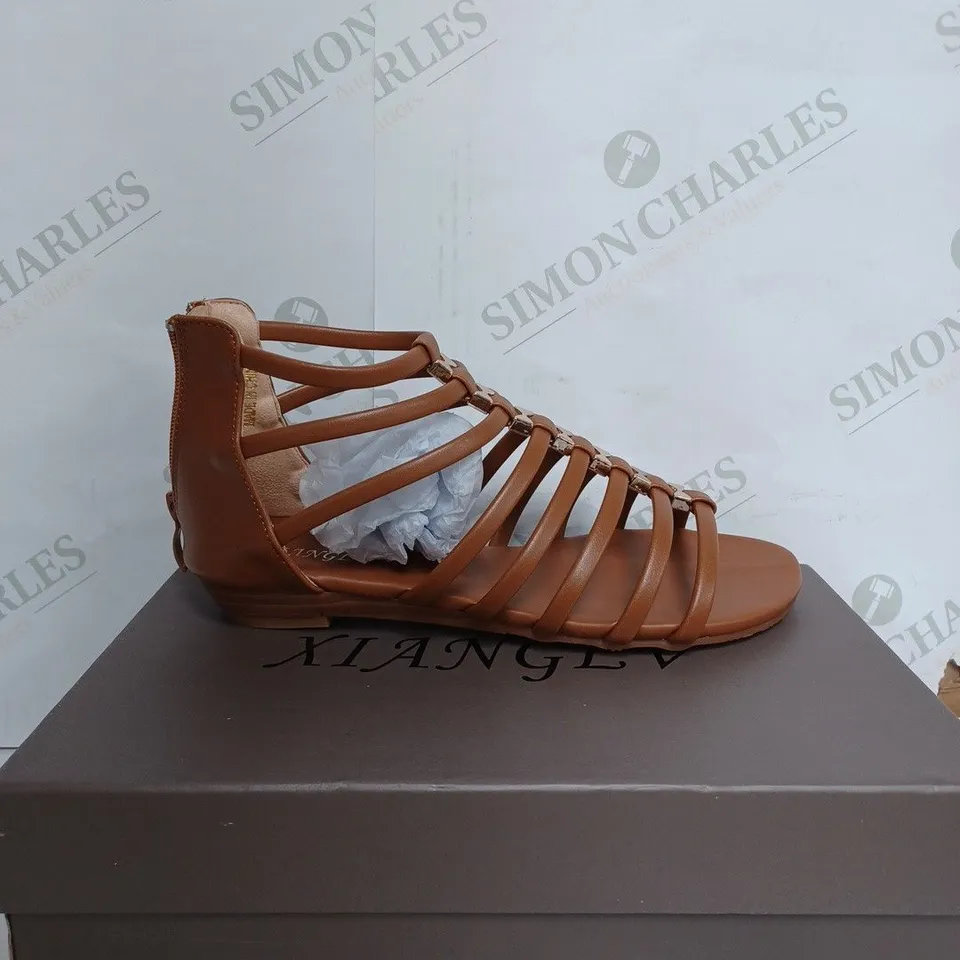 BOXED XIANGLV ROMAN STYLE SANDALS IN BROWN - EU 38