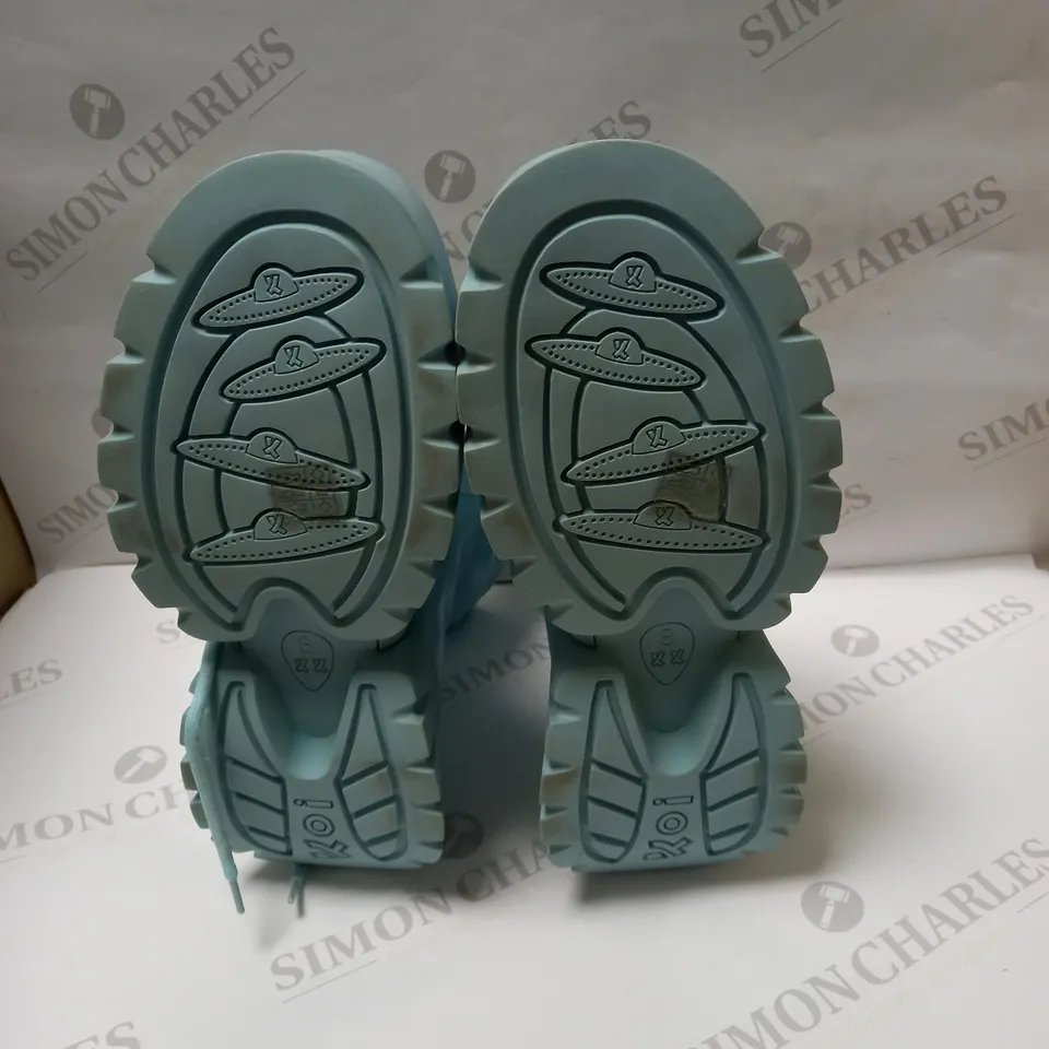 DESIGNER KOI  VEGAN GOOEY BABY BLUE PLATFORM BOOTS SIZE 8