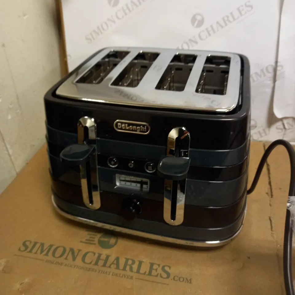 DELONGHI AVVOLTA FOUR-SLICE TOASTER 