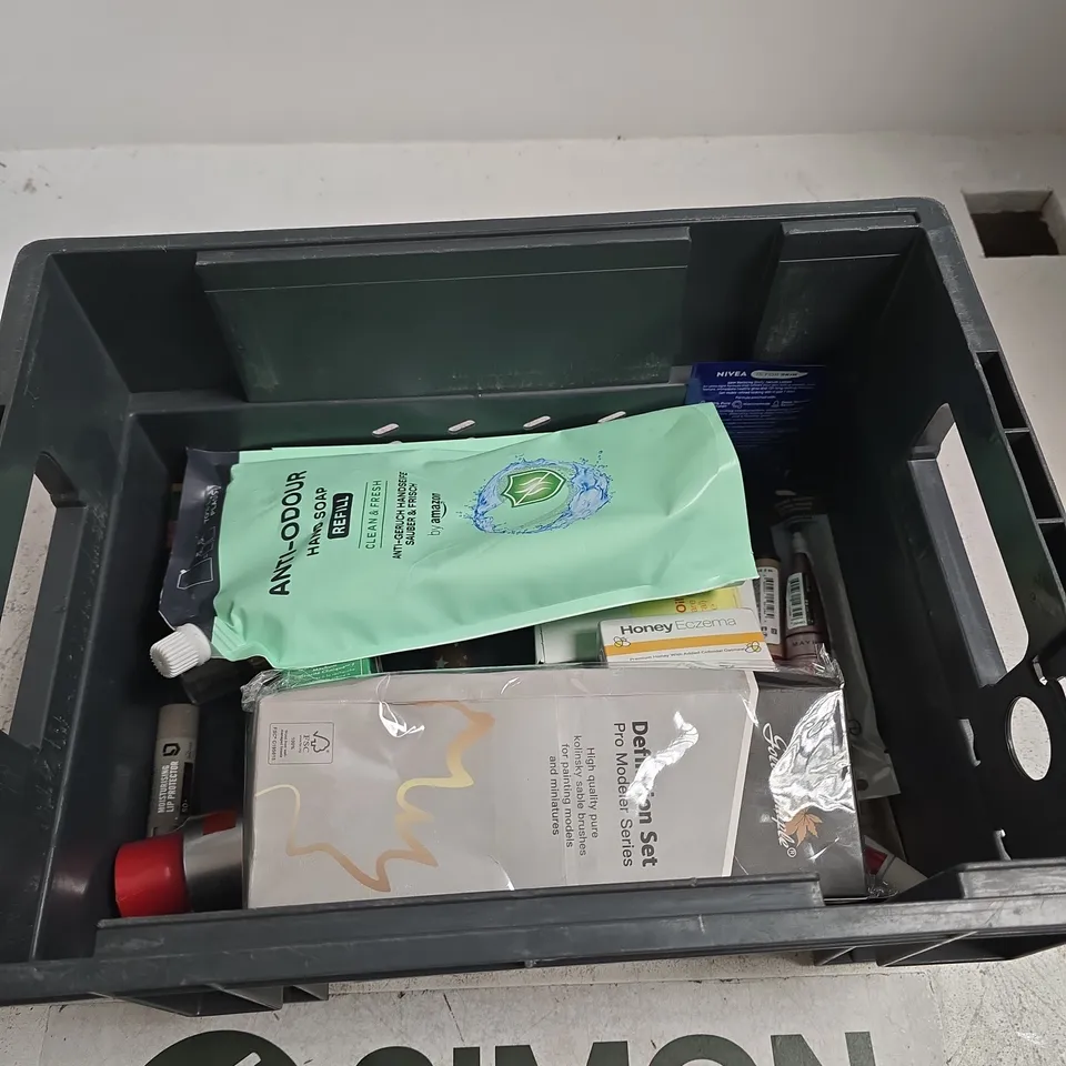 TOTE OF APPROXIMATELY 10 ASSORTED BEAUTY PRODUCTS INCLUDING NIVEA Q10 ANTI-WRINKLE REGENERATING NIGHT CREAM 50ML, HONEY ECZEMA AND MITCHUM ANTIPERSPIRANT & DEODRENT