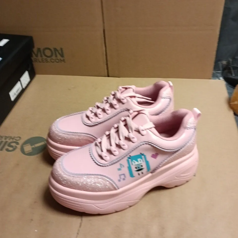 KOI X HATSUNE MIKU CHUNKY TRAINERS – PINK, UK7