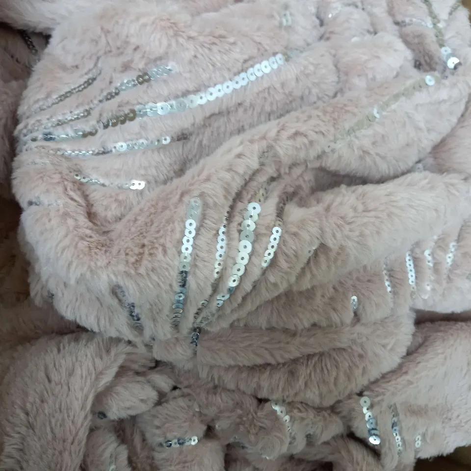 JULIEN MACDONALD JM ART EMBELLISHED THROW IN PINK