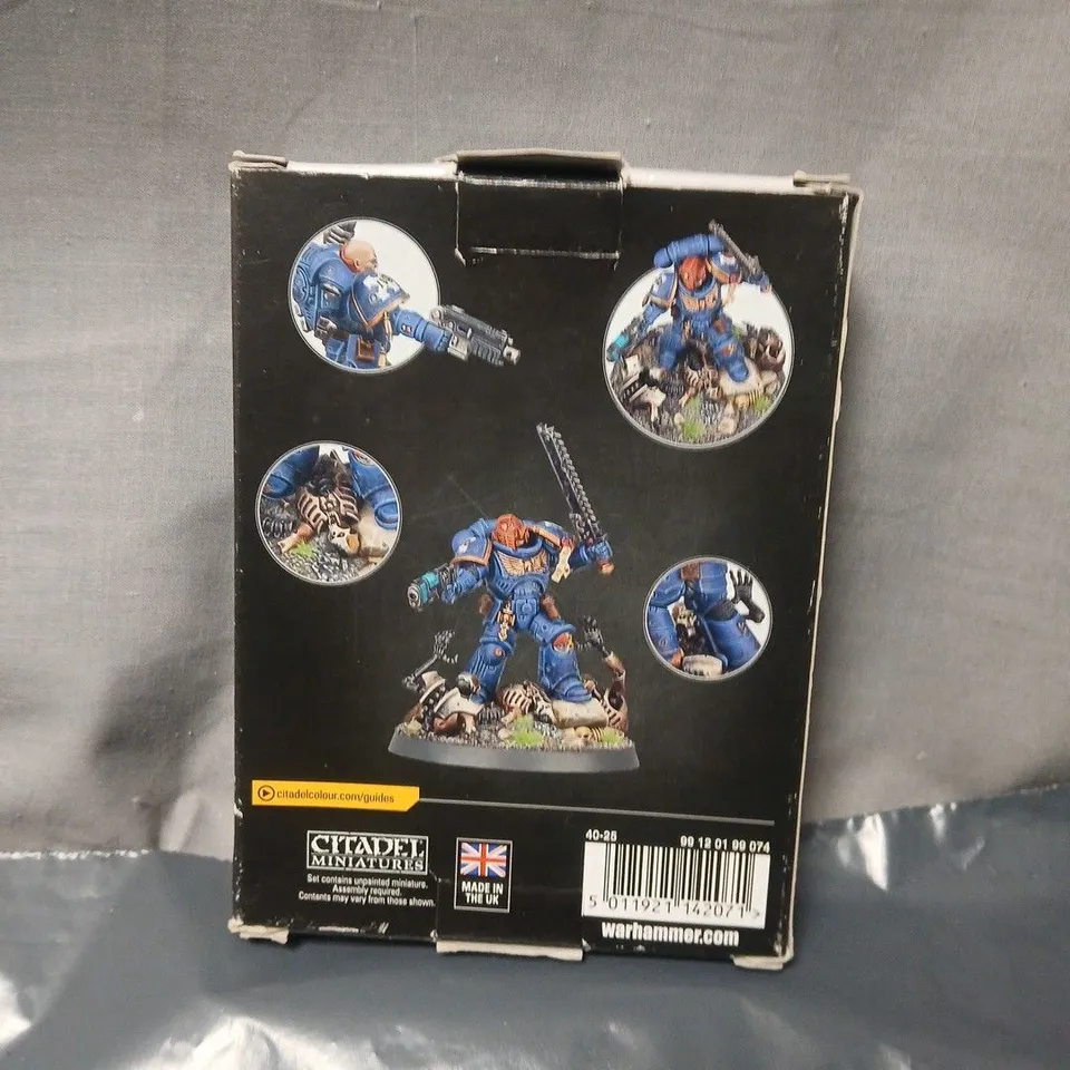 WARHAMMER SPACE MARINES SERGEANT CASTUS – COMMEMORATIVE SERIES, BOXED MINIATURE