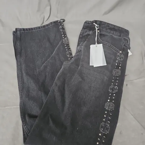 CERNUCCI EMBELLISHED RELAXED-FIT DENIM JEANS – WASHED BLACK - SIZE 28