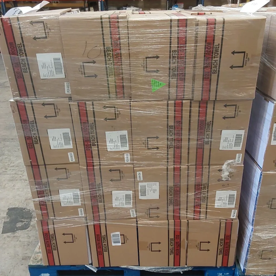 PALLET TO CONTAIN APPROX 48 BOXES OF BRAND NEW UNION JACK BEACH TOWELS - 9 TOWELS PER BOX // SIZE: APPROX 71 X 152cm // COMBINED RRP £2,376.00