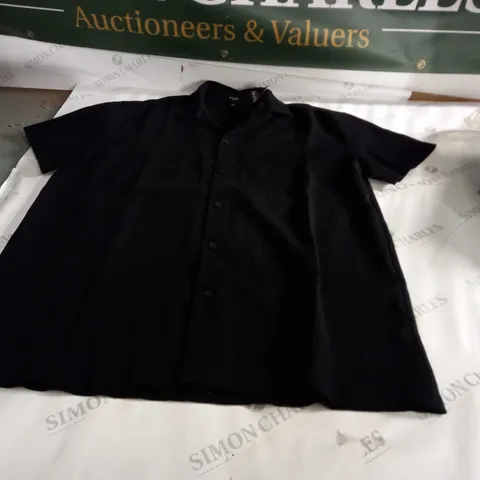 OVERSIZED SHORT SLEEVED PLEATED SHIRT - L