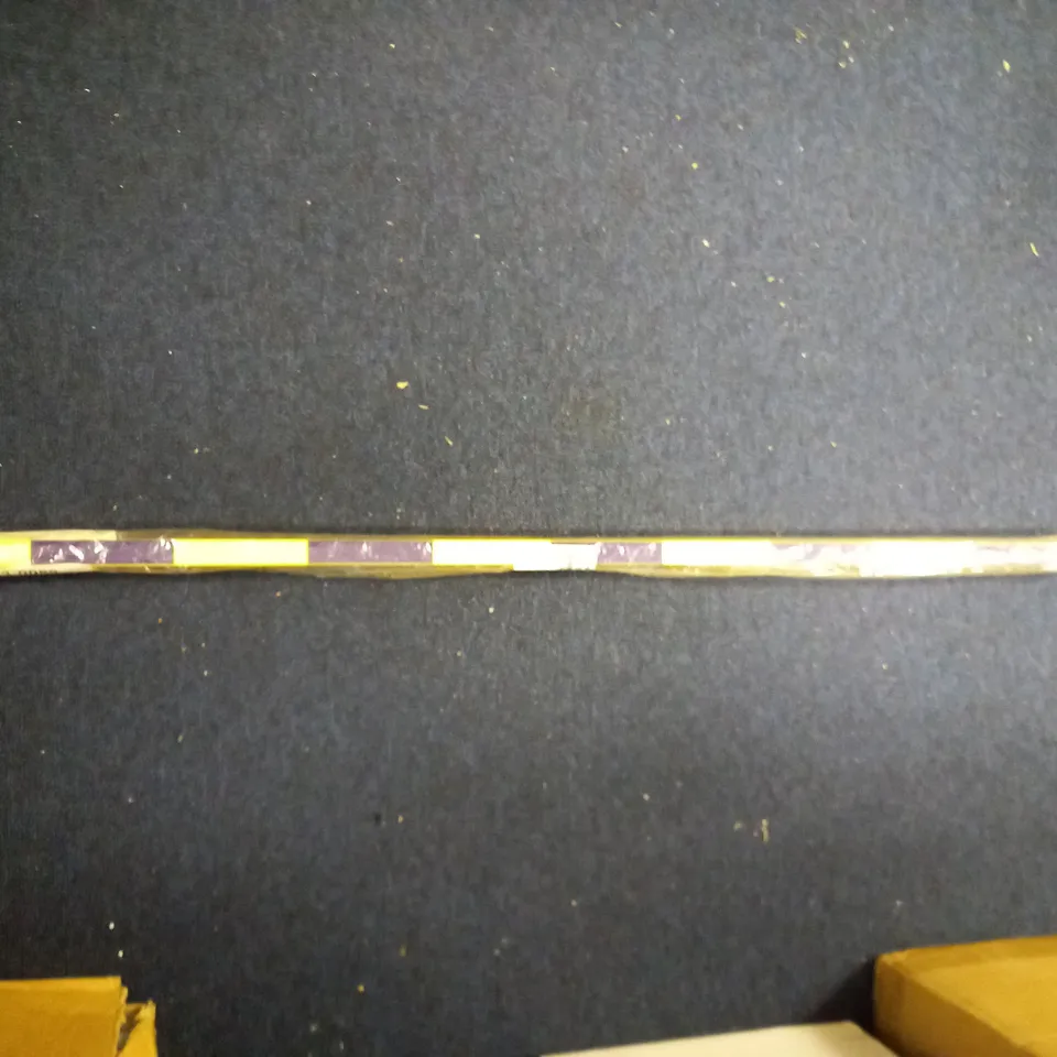 ASSORTED HOUSEHOLD APPROXMATELY 5 ITEMS TO NINCLUDE CLEAR ASSORTMENT OF COLOURED CELLOPHANE, TEACHER COUNTING STICK, TRUCONNECT 16 PIN DIL SOCKET 7.62MM NO CENTRAL SUPPORT