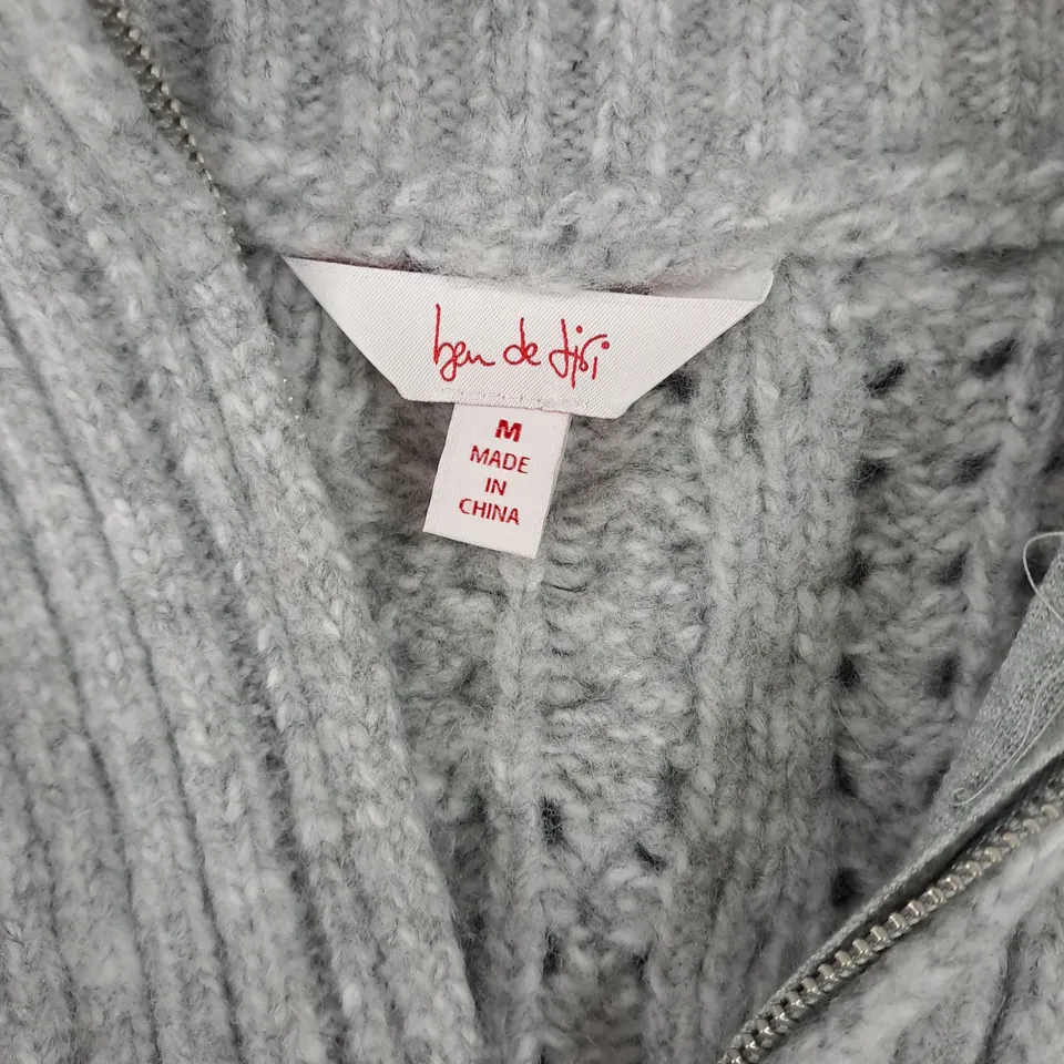 GREY CABLE-KNIT ZIP-NECK PULLOVER SWEATER – WOMEN'S, SIZE M 