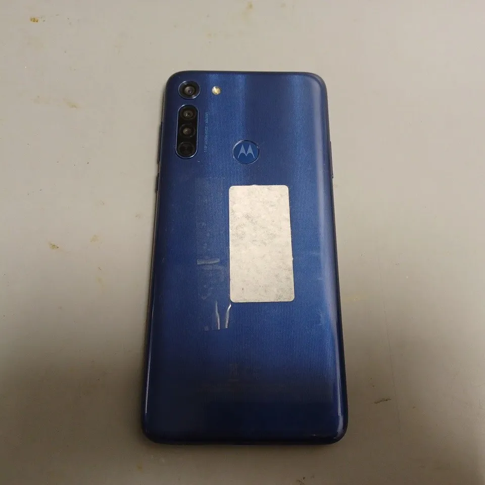 MOTOROLA MOTO G8