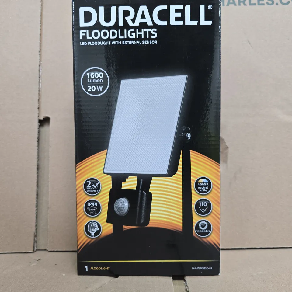 DURACELL LED FLOODLIGHT 1600 LM 20 W WITH EXTERNAL SENSOR