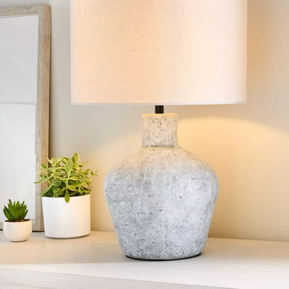 CIRCLE URN TABLE LAMP