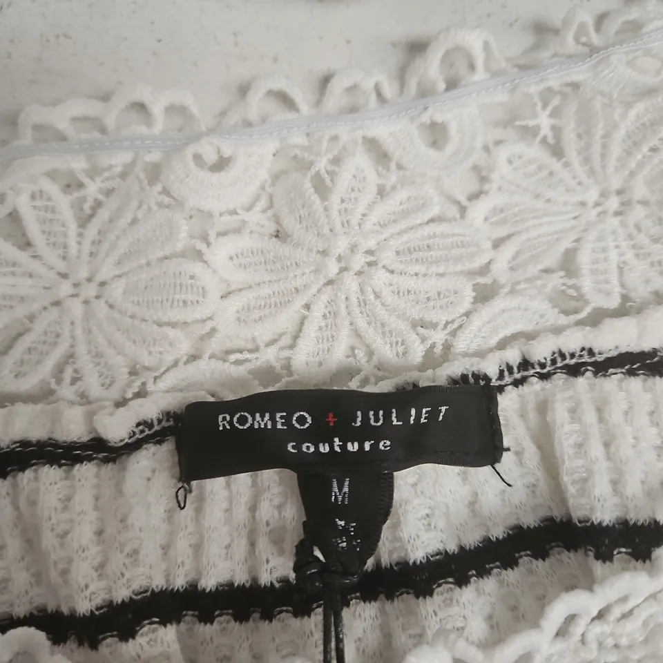 ROMEO + JULIET COUTURE LACE-TRIM KNIT TOP – WHITE/BLACK, WOMEN'S MEDIUM