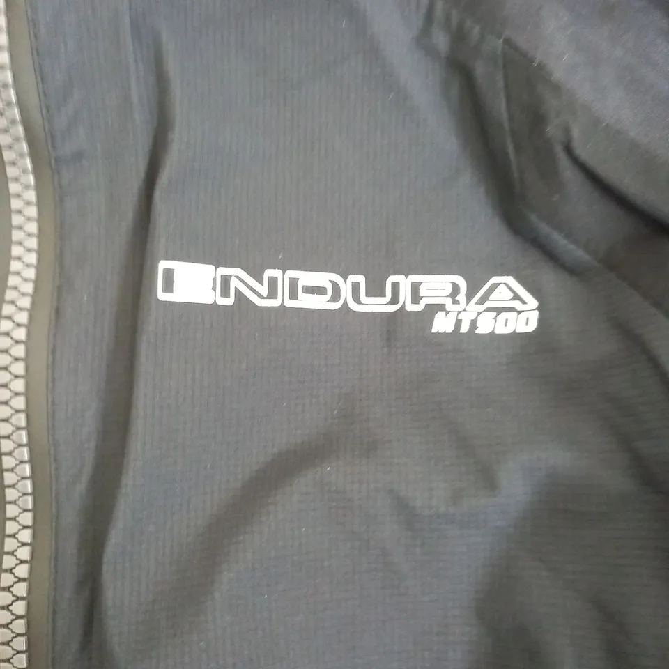ENDURA MT500 ZIP COAT IN BLACK/NAVY - LARGE