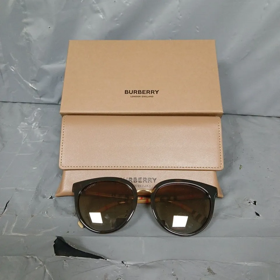 BOXED BURBERRY BE4316 PHANTOS SUNGLASSES