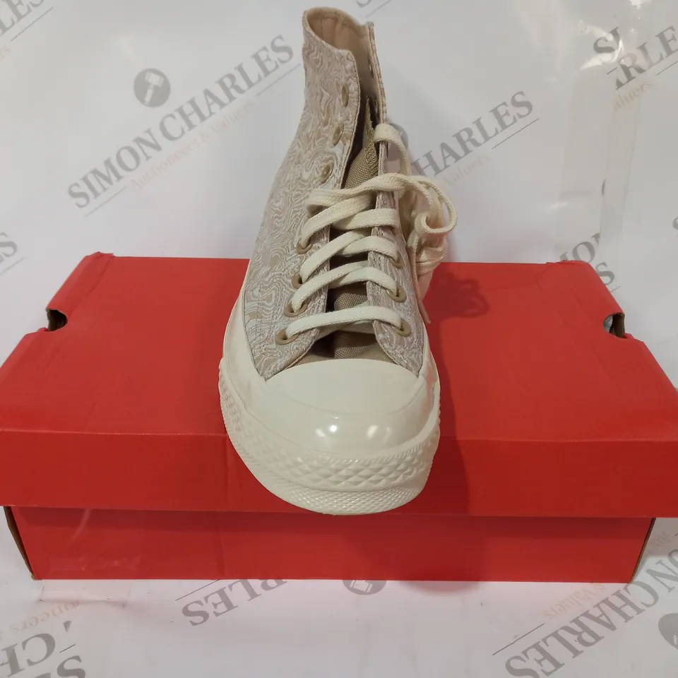 BOXED PAIR OF CONVERSE  HI-TOP SHOES IN OAT MILK/NOMAD KHAKI UK SIZE 7