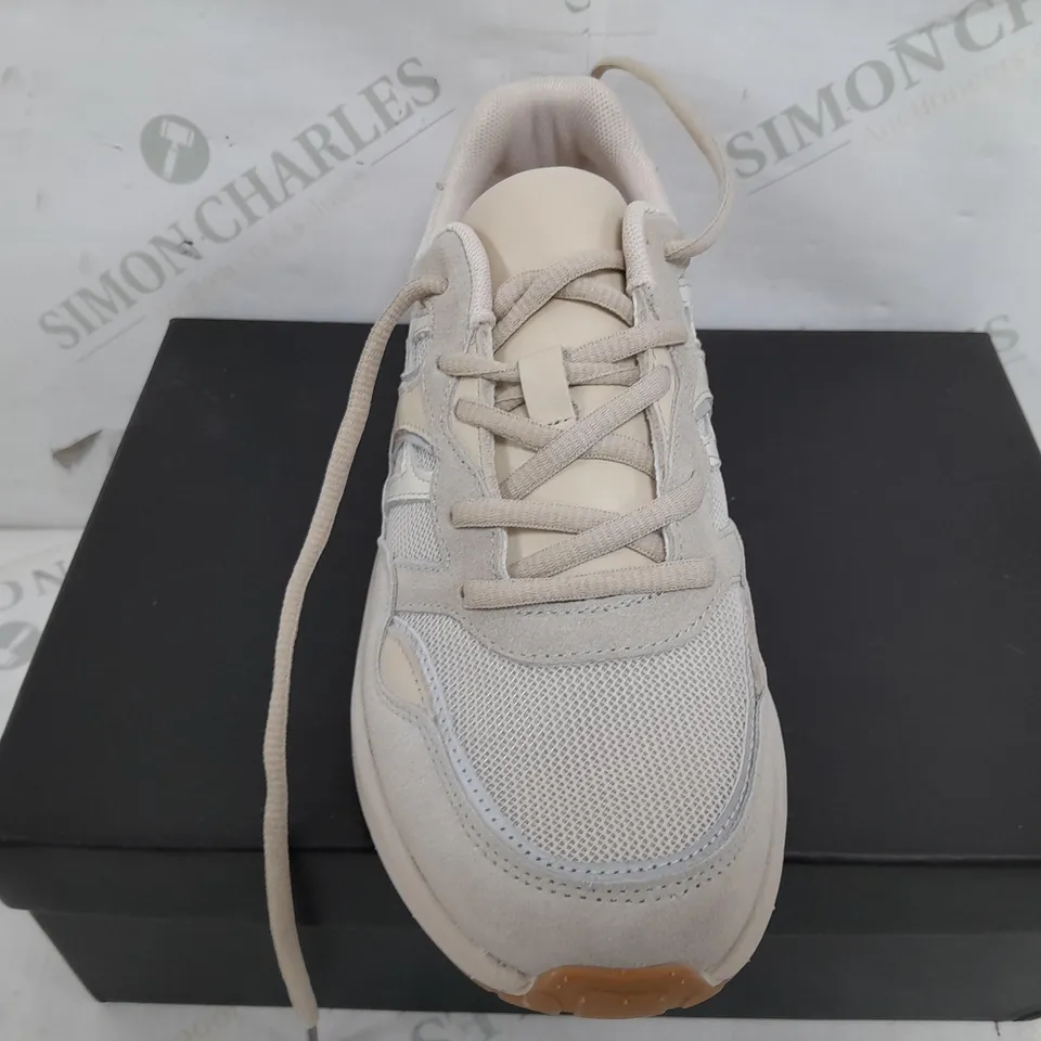 BOXED PAIR OF HUSH CASEY CHUNKY TRAINERS IN STONE - SIZE 39