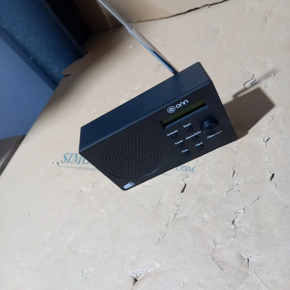 ONN DAB+ / FM RADIO