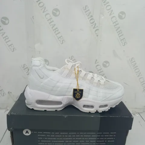 BOXED PAIR NIKE AIR MAX 95 TT SIZE 6