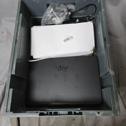 APPROXIMATELY 12 ELECTRONIC ITEMS