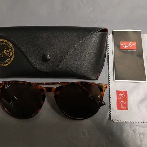 PAIR OF RAY BAN BROWN PATTERENED GLASSES IN CARRY CASE