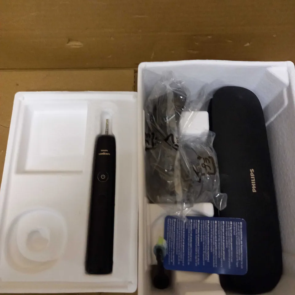 PHILIPS SONICARE DIAMONDCLEAN ELECTRIC TOOTHBRUSH
