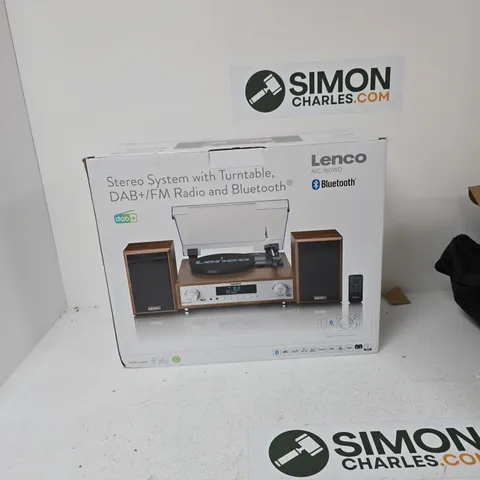 LENCO MC-160WD STEREO SYSTEM WITH TURNTABLE, DAB+/FM RADIO AND BLUETOOTH – BOXED WITH TWO SPEAKERS