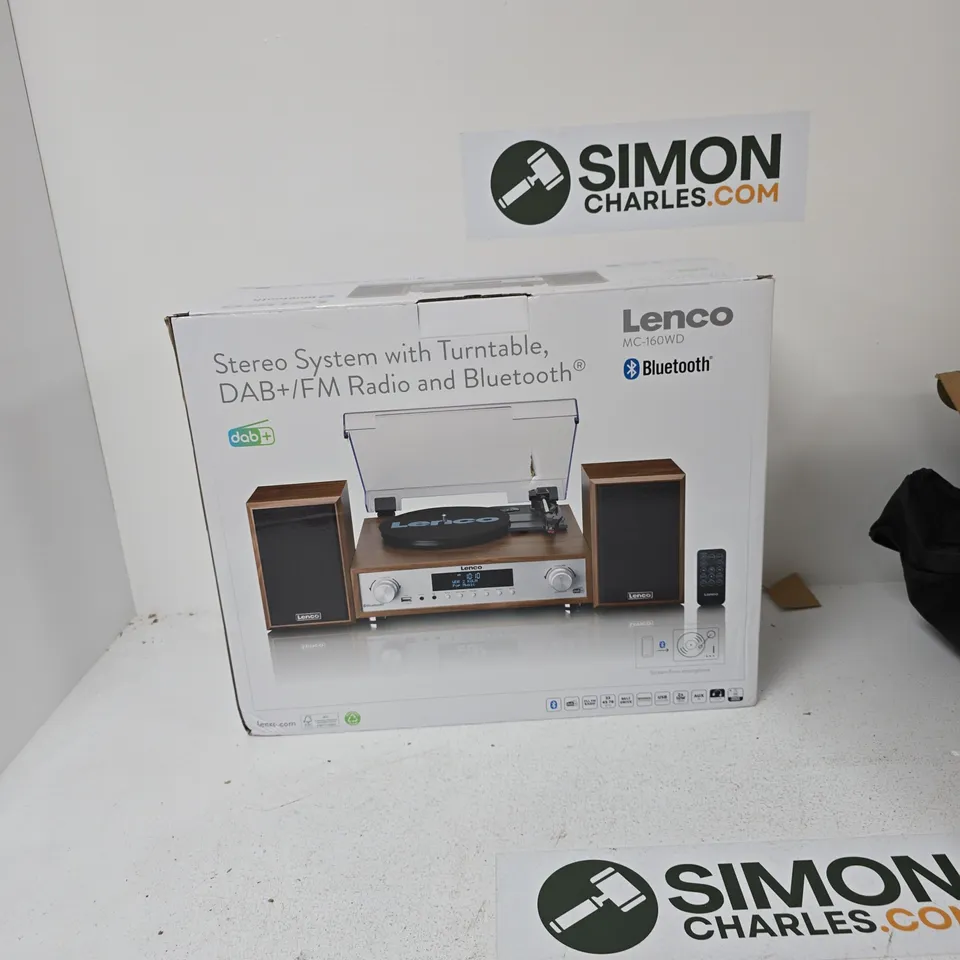 LENCO MC-160WD STEREO SYSTEM WITH TURNTABLE, DAB+/FM RADIO AND BLUETOOTH – BOXED WITH TWO SPEAKERS