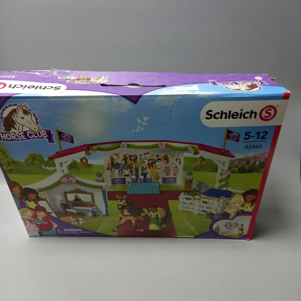 BOXED SCHLEICH HORSE CLUB SET - 42466