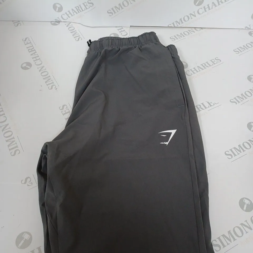GYMSHARK TRAINING TRACKIES SIZE M