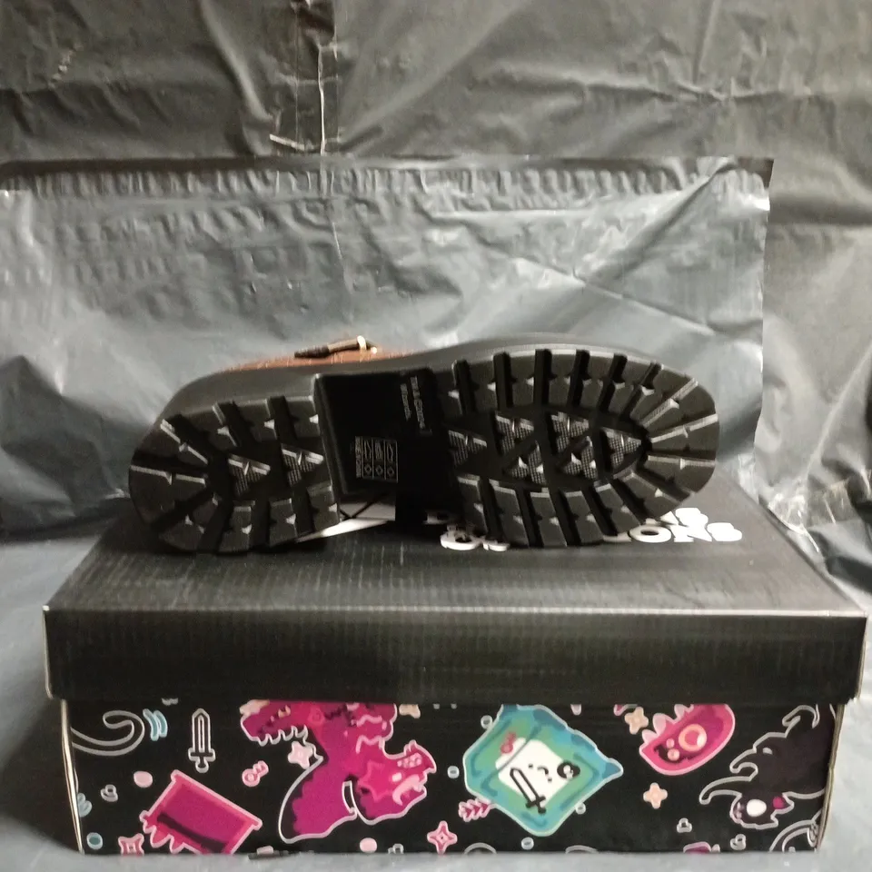 KOI DUNGEONS AND DRAGONS MARY JANE BROWN LEATHER SHOES SIZE 7