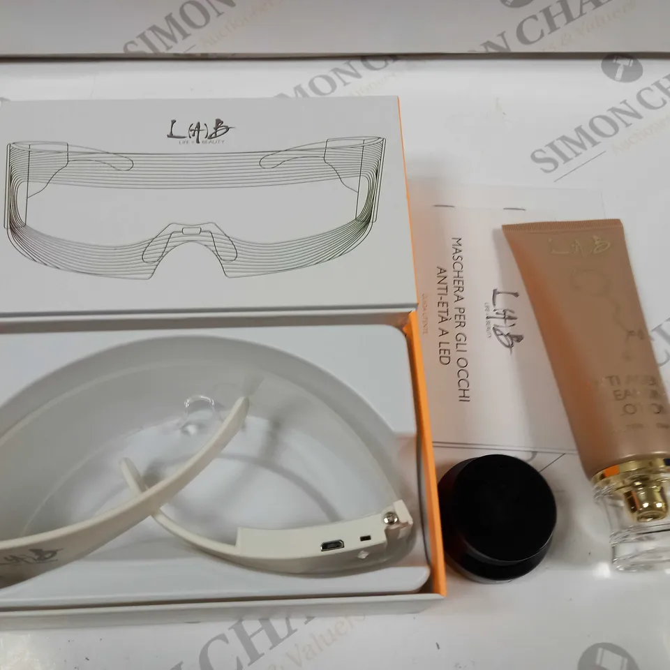 BOXED LAB LIFE + BEAUTY ANTI AGEING EYE MASK 