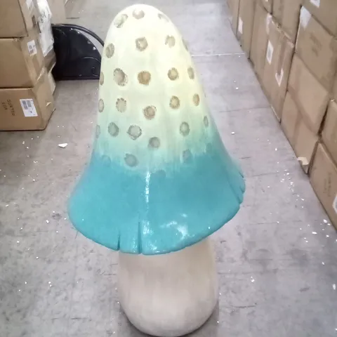 BOXED GIANT MUSHROOM STATUE