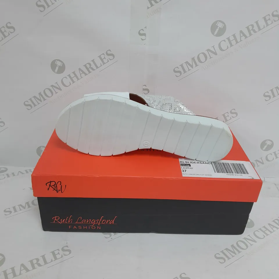 BOXED PAIR OF RUTH LANGSFORD LEATHER SANDALS IN WHITE SIZE 4