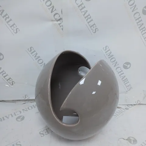 KELLY HOPPEN DECROATIVE ORNAMENT