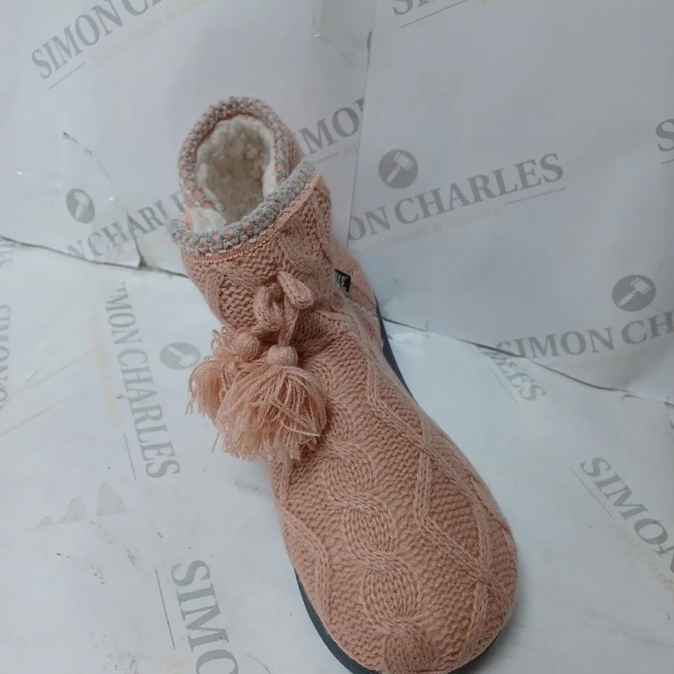 UNBOXED PAIR OF ML LINA SLIPPER BOOT IN ROSE GOLD - SIZE UK 8