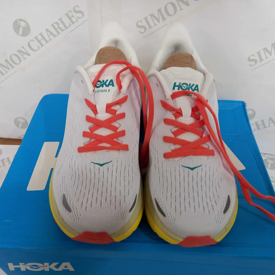 BOXED PAIR OF HOKA W CLIFTON 8 TRAINERS IN WHITE/WHITE - UK 5