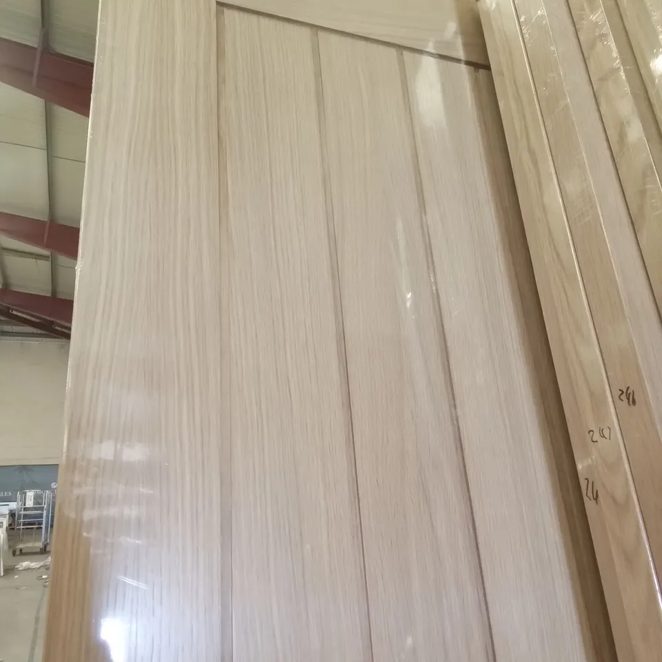 PACKAGED GEOM 762MM X 1981MM COTTAGE OAK VENEER INTERNAL DOOR DOOR