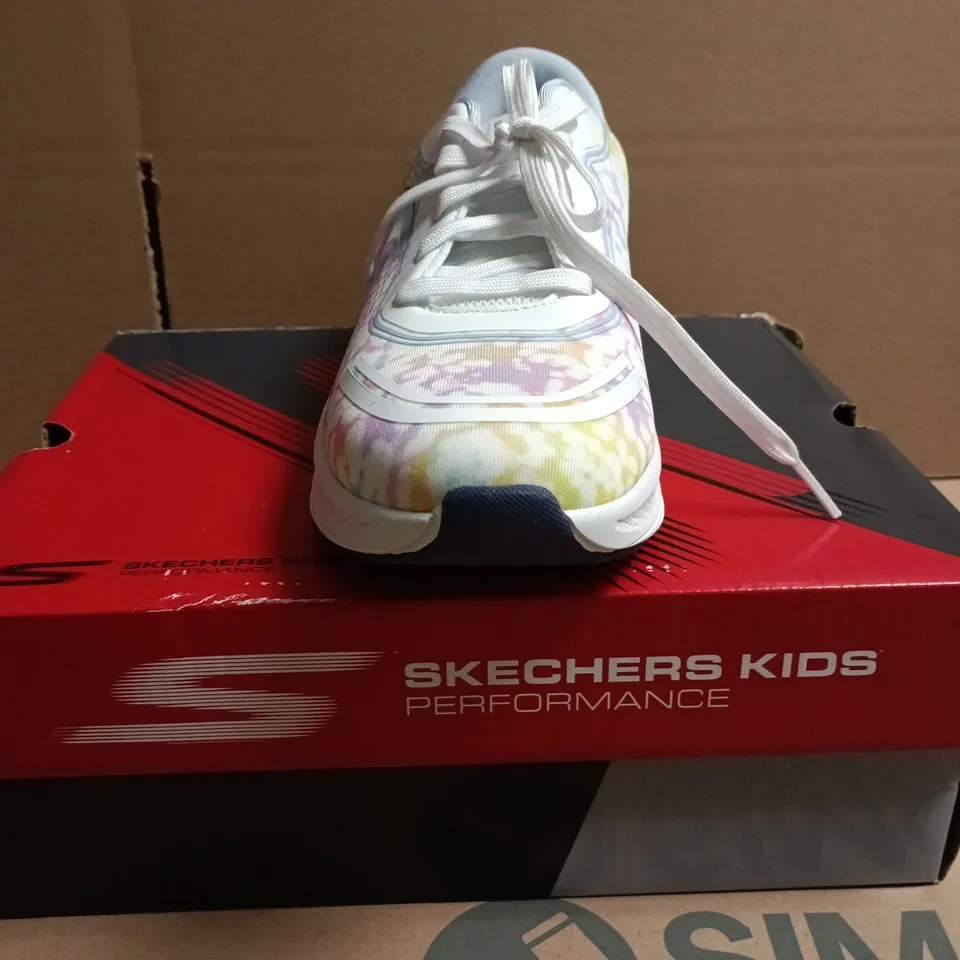 BOXED PAIR OF SKECHERS KIDS PERFORMANCE SNEAKERS – PASTEL TIE-DYE, UK 2.5