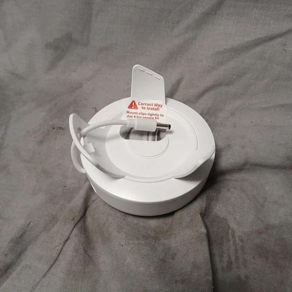 BOXED PLUSACC E02 BATTERY BASE FOR ECHO DOT 4TH/5TH GEN – WHITE