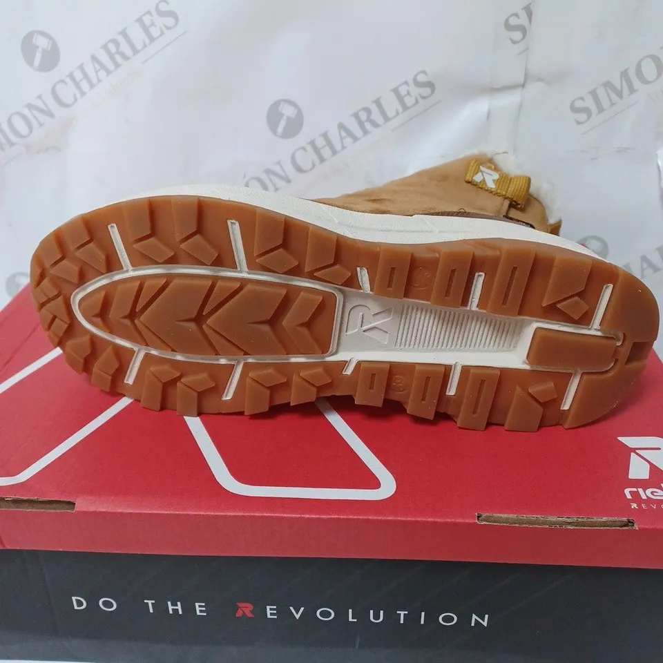 BOXED RIEKER REVOLUTION WARM LINED WATER RESISTANT LACE UP BOOTS, TAN - SIZE 6 