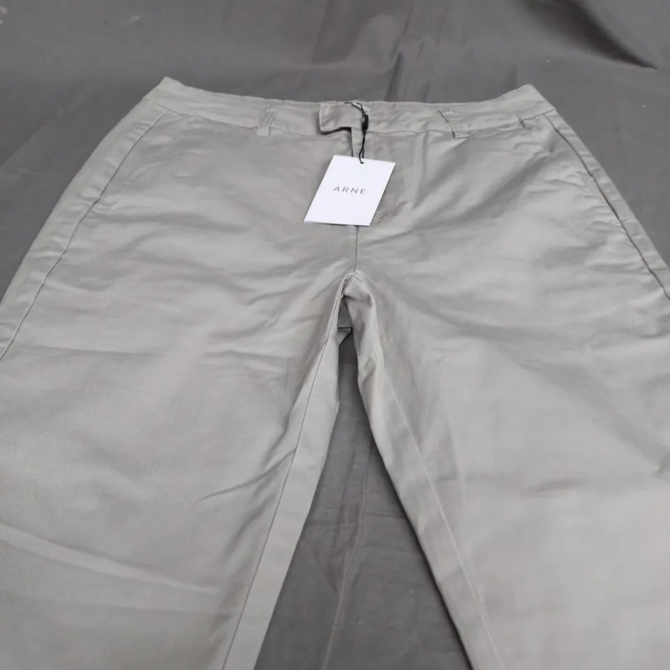 ARNE TAILORED CHINO TROUSER IN STONE - 32R